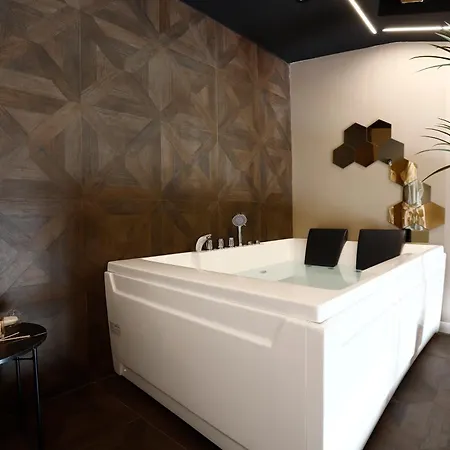 Spera Luxury & Affittacamere 4*